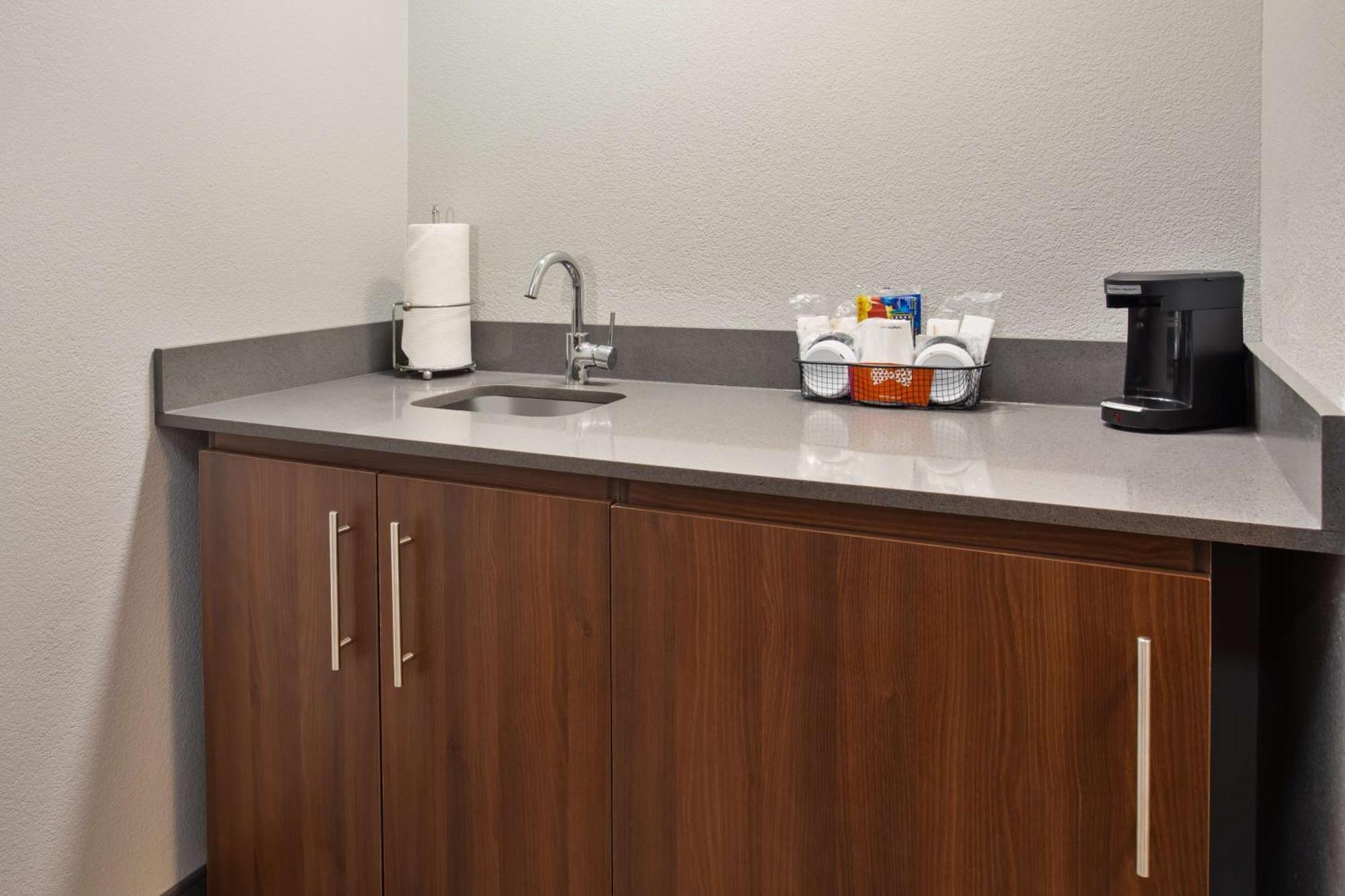 Hampton Inn & Suites Tampa East Casino Area Seffner Екстериор снимка